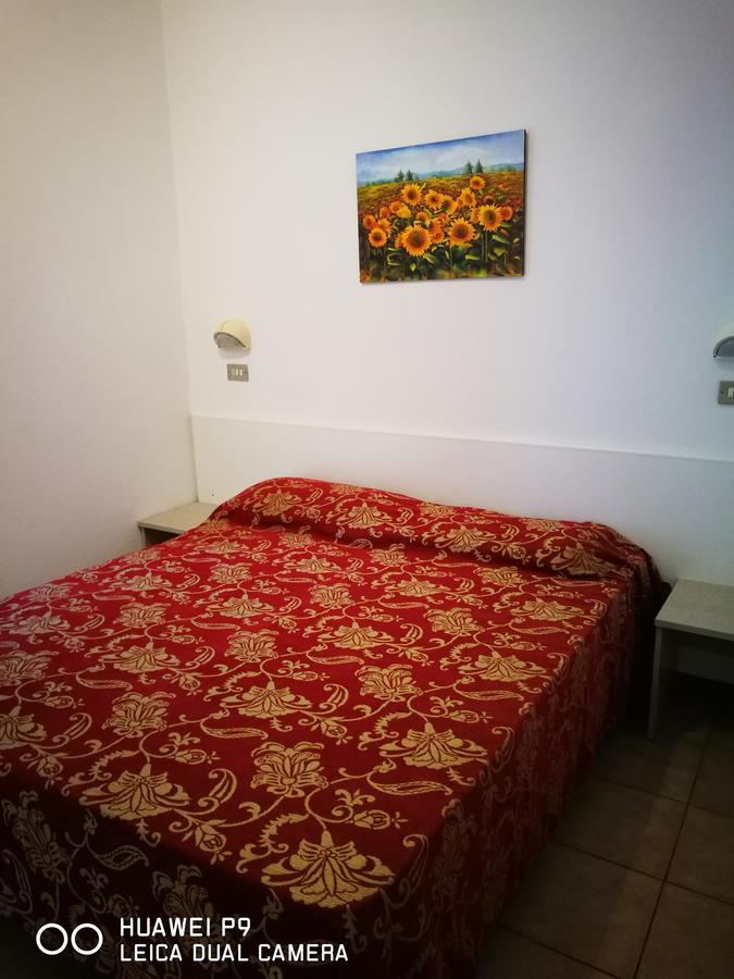 Hotel Riviera Rimini Luaran gambar