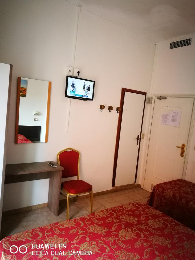 Hotel Riviera Rimini Luaran gambar